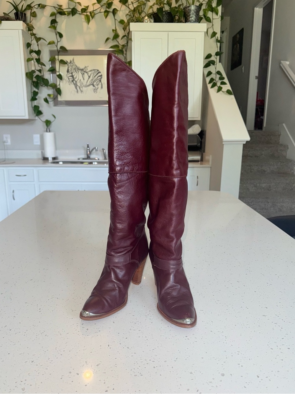 Rare Vintage Dingo Women's Knee-High Genuine Leather Heeled Boots in Burgundy - Picture 2 of 8